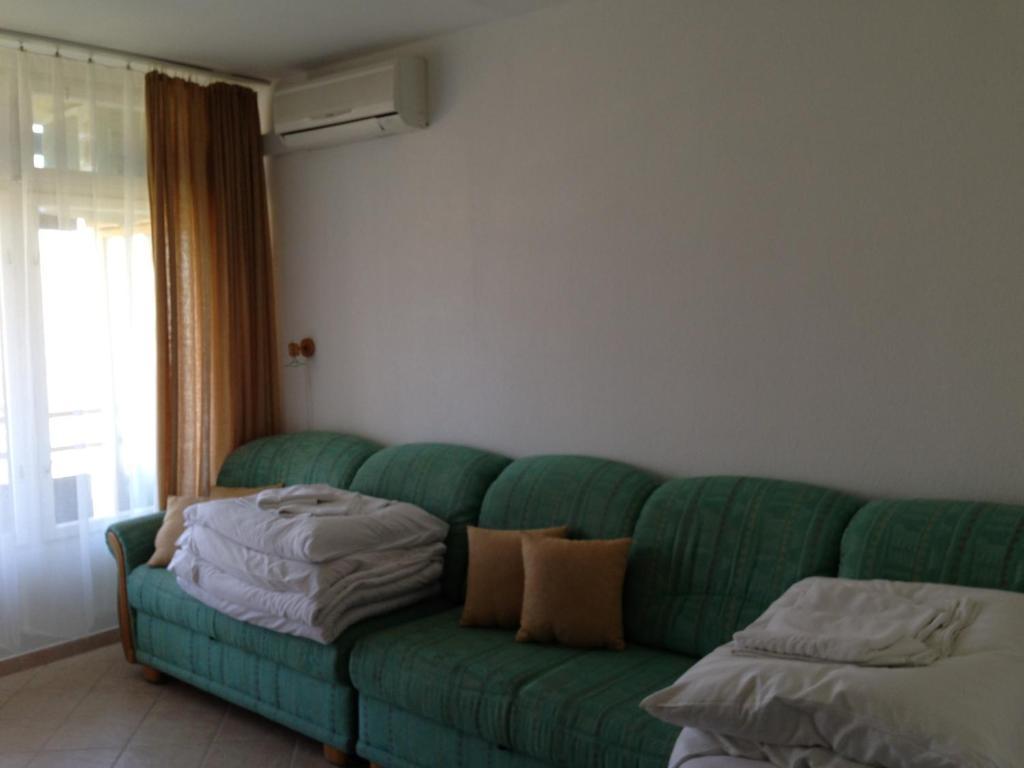 Kosztolanyi Apartmanhaz Balatonfured Exterior photo