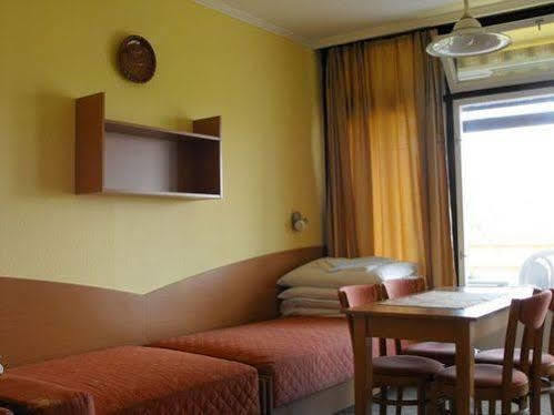 Kosztolanyi Apartmanhaz Balatonfured Exterior photo